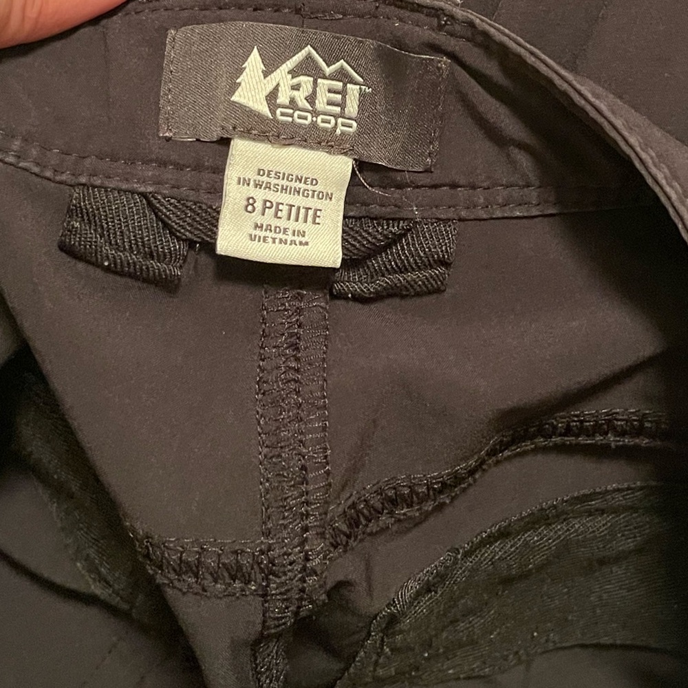 🔴SOLD🔴REI Co-op Black Kornati Roll Up Pants Size 8P - Picture 6 of 6